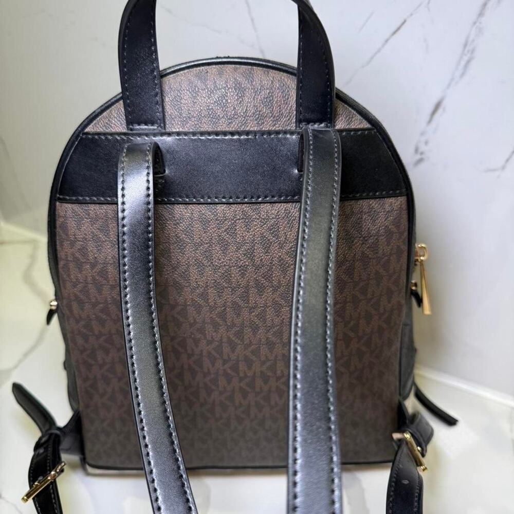 Michael Kors Rhea Medium Backpack Brown Vanilla MK Monogram Gold Zip Purse - Picture 5 of 5